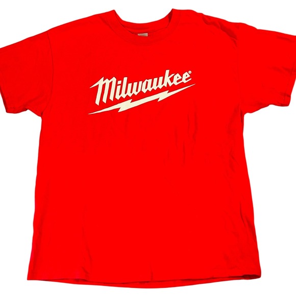 Milwaukee Gildan Heavy Cotton Red Logo Graphic Tee Men's Large - Picture 1 of 4